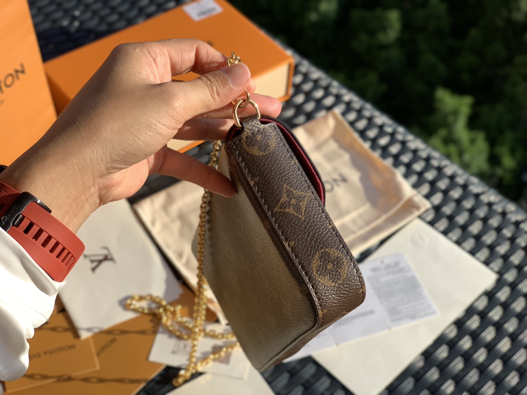 🌼 m61276尺寸21 x 12 x 3 cmL*V人气爆款老花三合一出货了，超火超百搭超实用的一款包