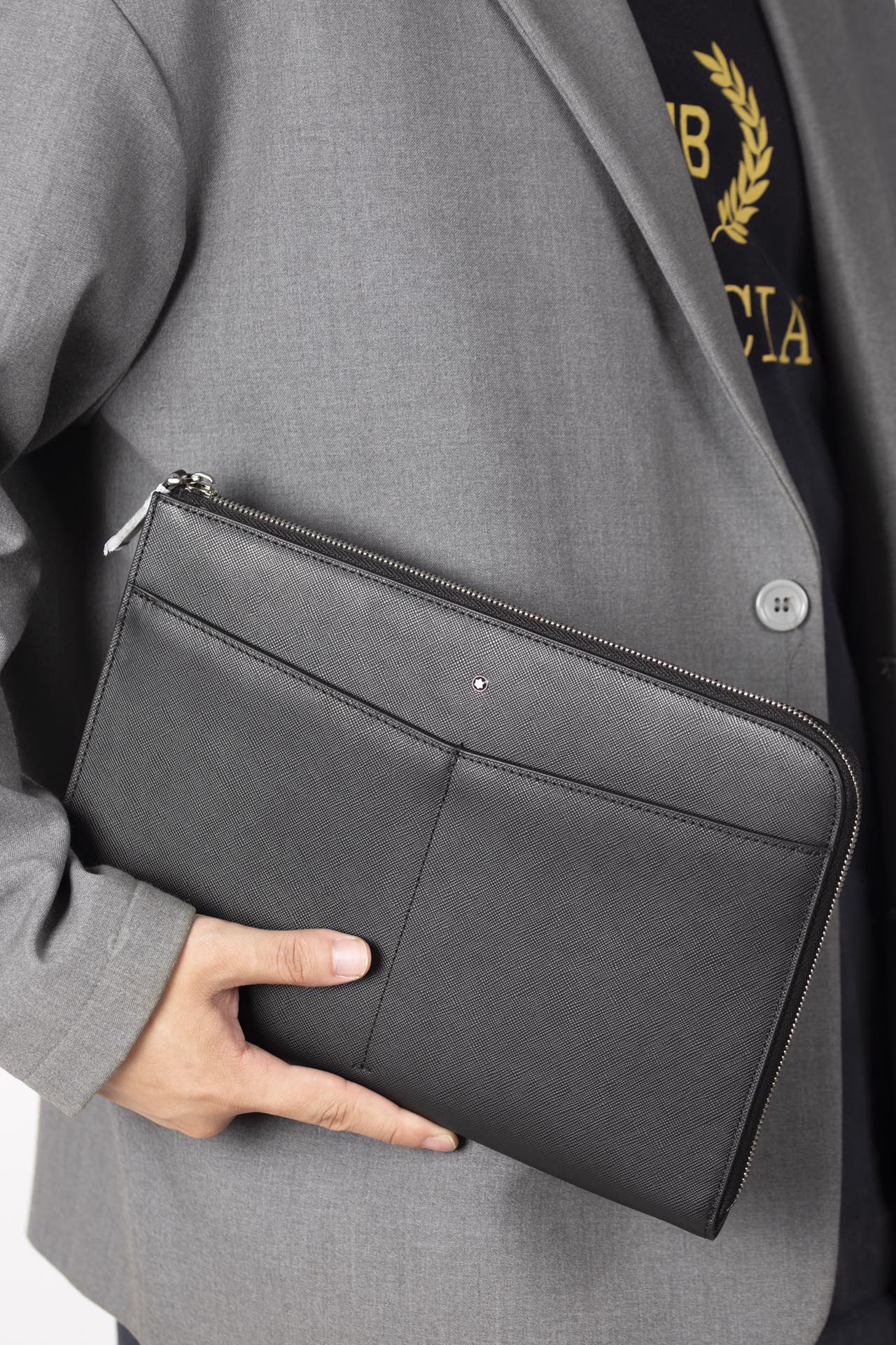 Montblanc Meisterstück Black Leather Document Holder - Elegant and Functional 2 i1631165195 5061 0