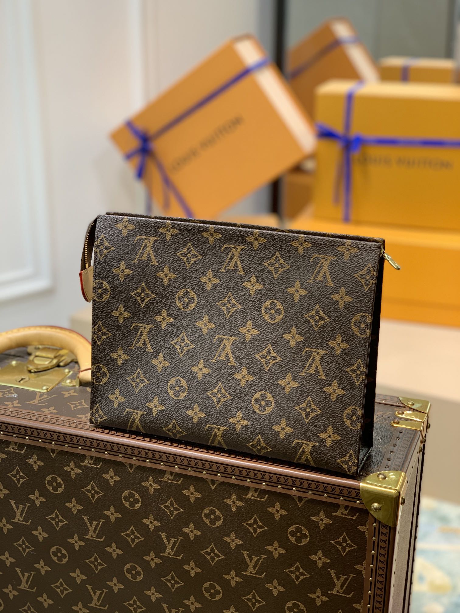 Louis Vuitton LV Monogram Toiletry Pouch 26 盥洗袋手包 N47542