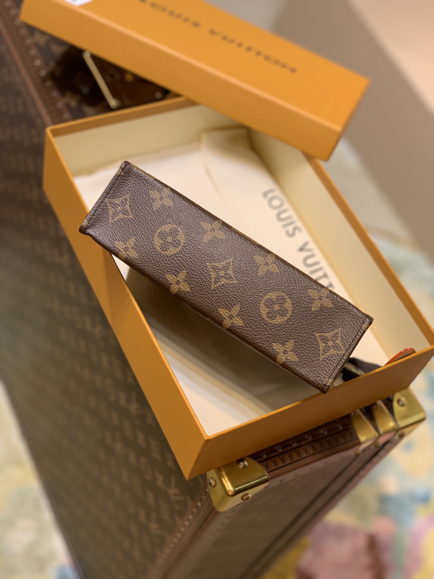 Louis Vuitton LV Toiletry Pouch 19 M47544
