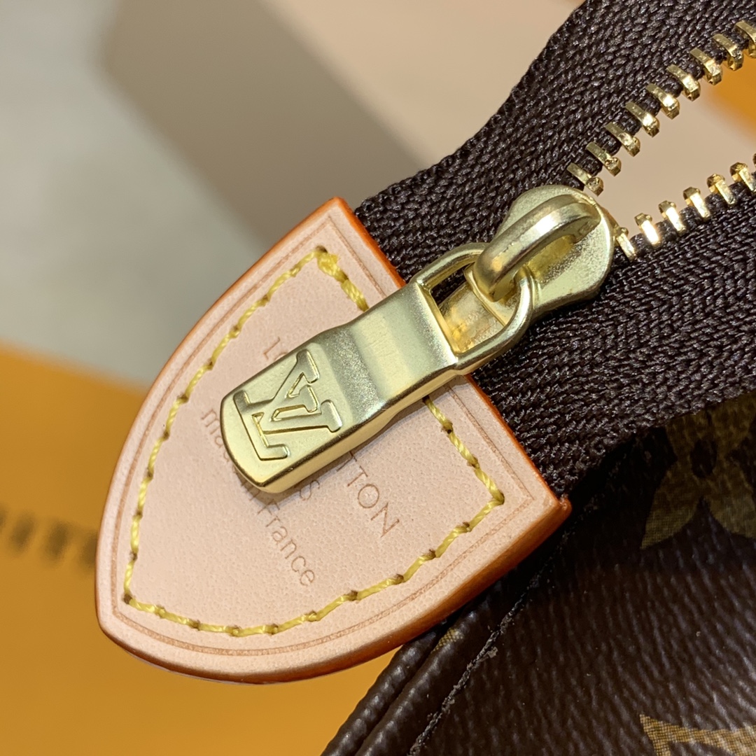 Louis Vuitton LV Toiletry Pouch 19 M47544