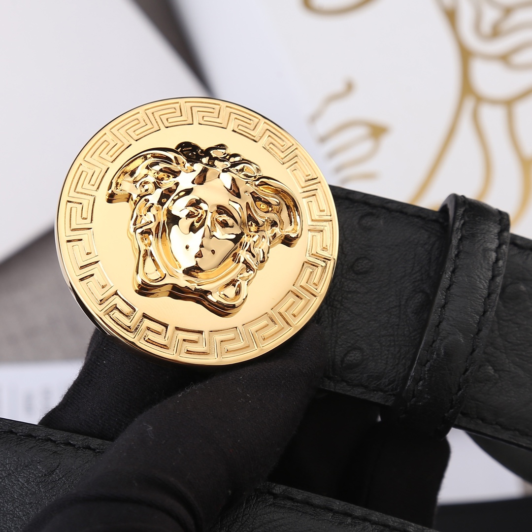 VERSACE（范思哲）爆款鸵鸟纹皮底/双面头层、采用精挑细选进口牛皮，手感柔软细腻/商务既有时尚的男士腰带火爆中！宽度
