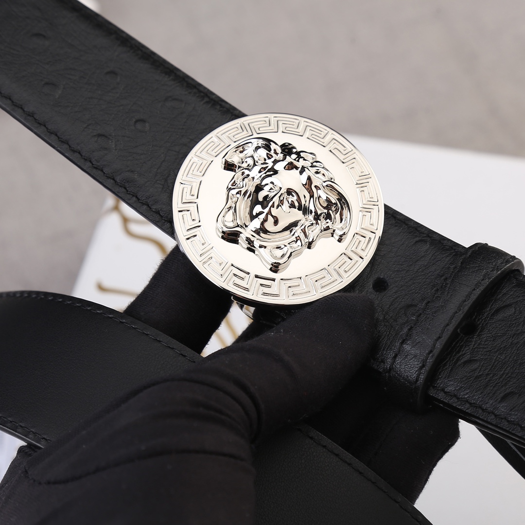 VERSACE（范思哲）爆款鸵鸟纹皮底/双面头层、采用精挑细选进口牛皮，手感柔软细腻/商务既有时尚的男士腰带火爆中！宽度