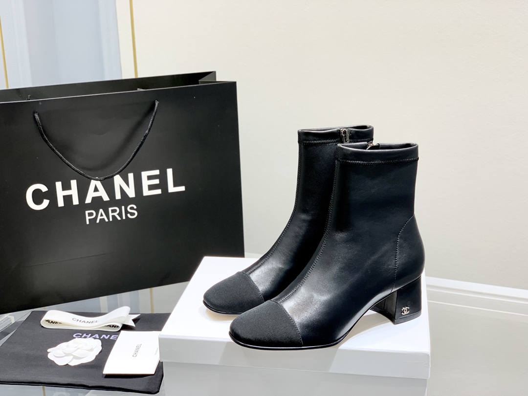 Chane*l Xiaoxiang botas cortas clásicas con tacón grueso y elástico a juego botas largas superficie de piel de oveja + …