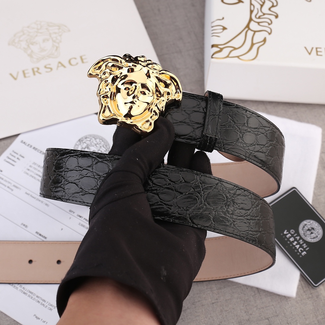 宽度4.0cm VERSACE（范思哲）爆款石头纹砂底/双面头层、采用精挑细选进口牛皮，手感柔软细腻/扣头真空电镀品质！