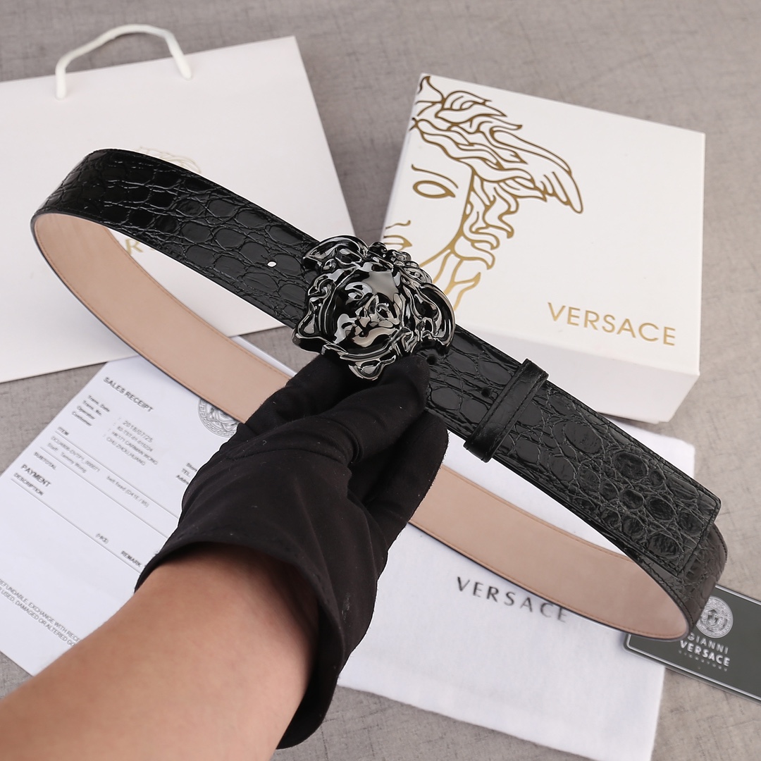 宽度4.0cm VERSACE（范思哲）爆款石头纹砂底/双面头层、采用精挑细选进口牛皮，手感柔软细腻/扣头真空电镀品质！