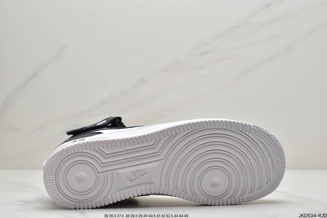 160 耐克Nike Air Force 1 ′07 Low Premium”White/Black” 全气垫板鞋804609