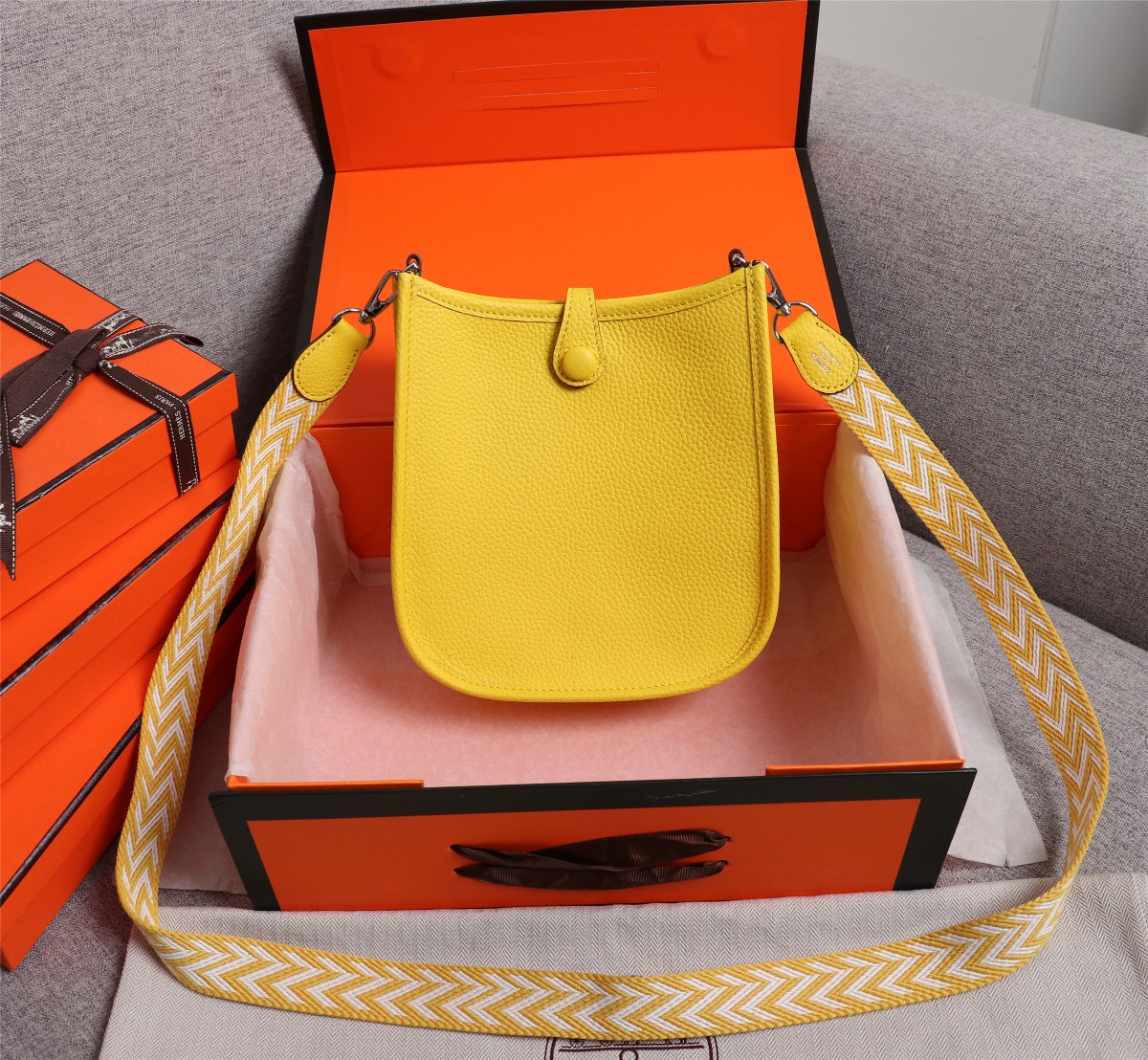 Hermès Classic Handcrafted Luxury Leather Shoulder Bag Ref.06E3F8DB 2