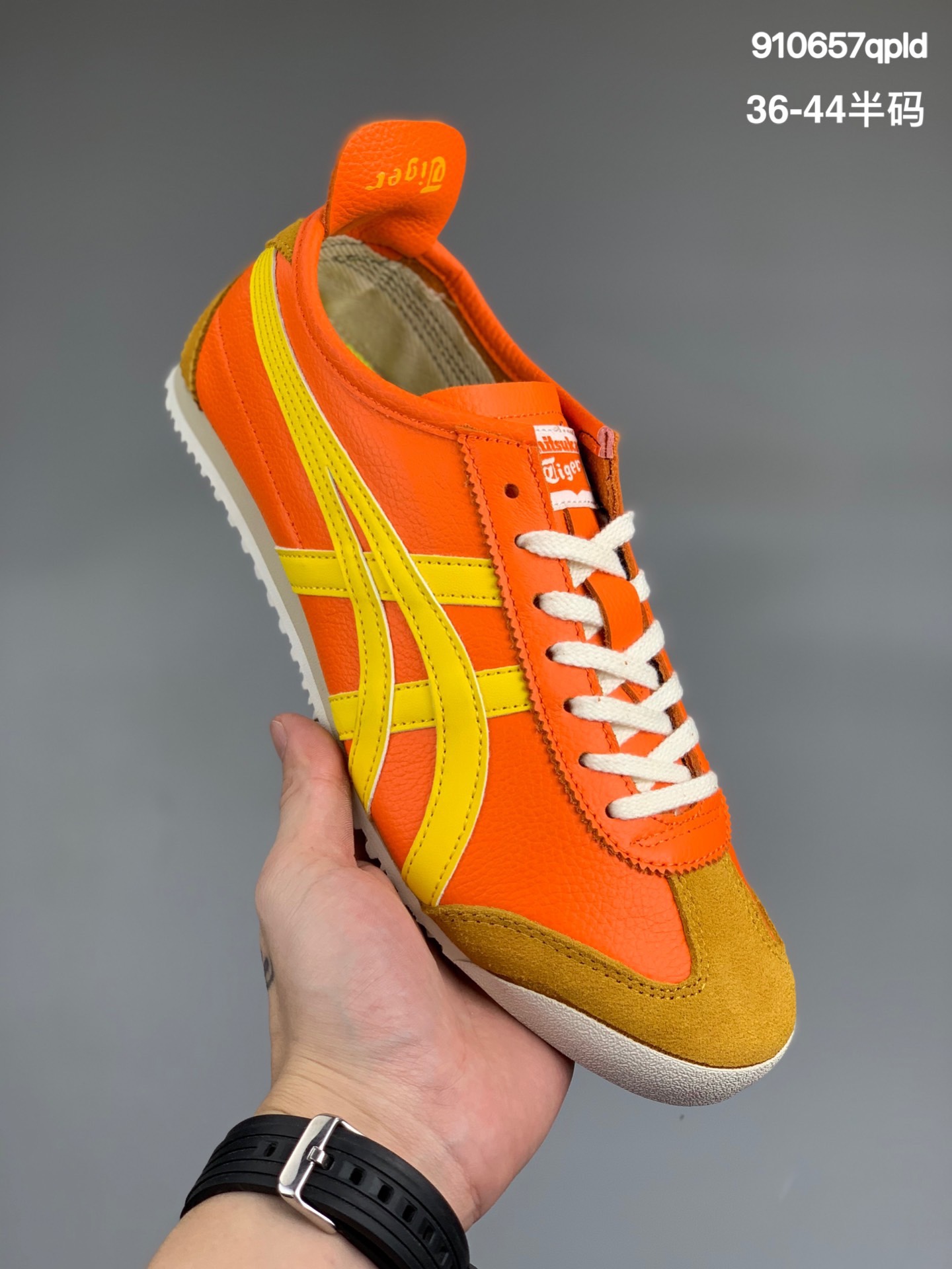 
真标带半码！ASICS亚瑟士 Onitsuka Tiger mexico66 鬼冢鞋虎底采用磨耐防橡滑胶底大富有弹性，缓减冲震 帆布
尺码:36-44半码
编码:910657qpld