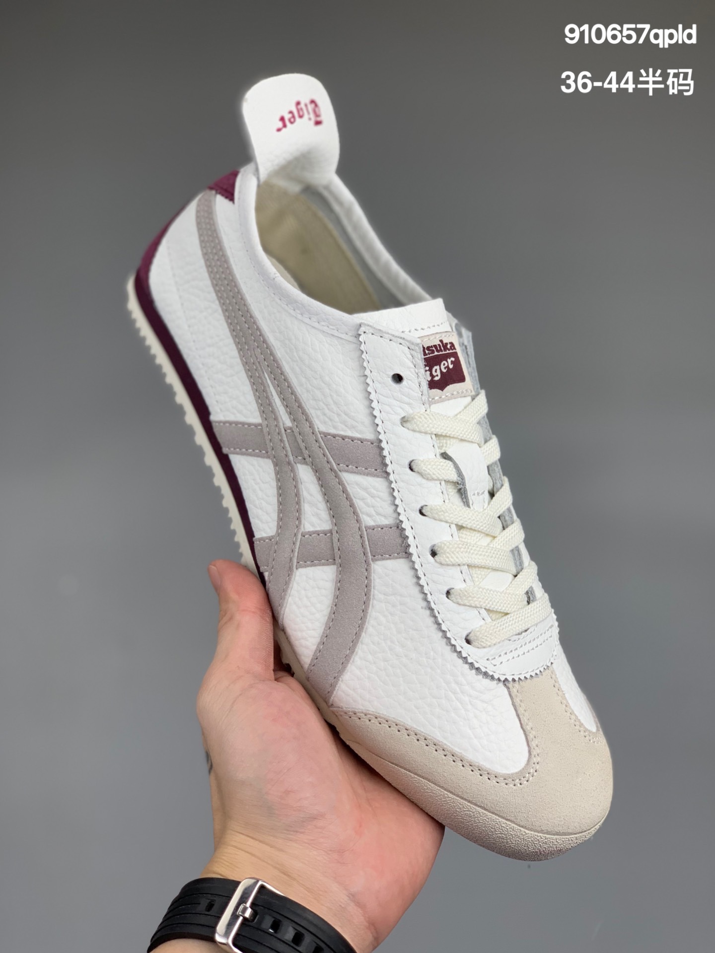 
真标带半码！ASICS亚瑟士 Onitsuka Tiger mexico66 鬼冢鞋虎底采用磨耐防橡滑胶底大富有弹性，缓减冲震 帆布
尺码:36-44半码
编码:910657qpld