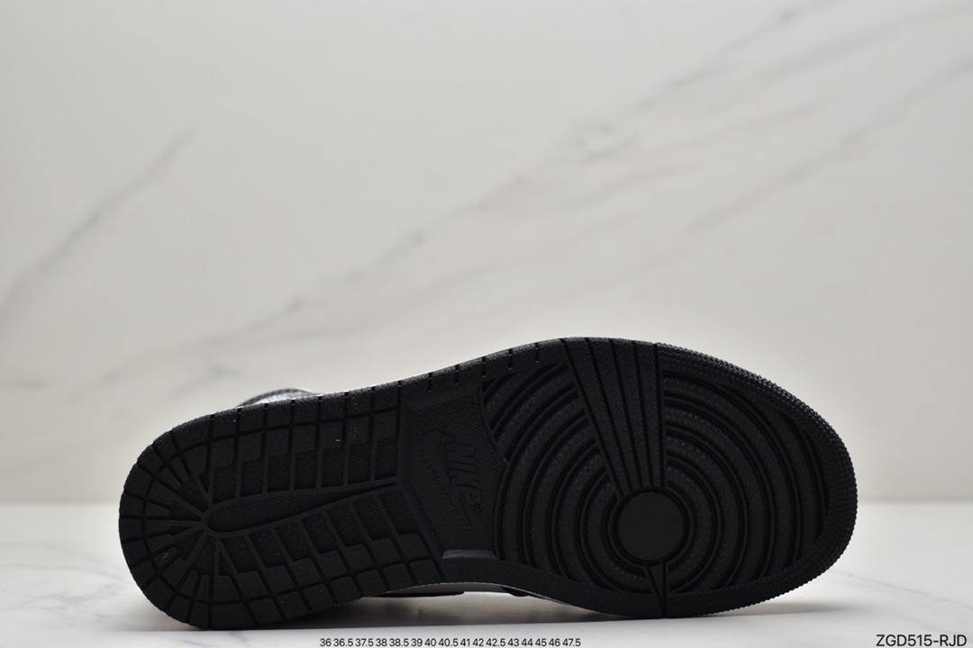 290 AirJordan Retro AJ1“黑白熊猫” 专业乔丹大厂555088-010