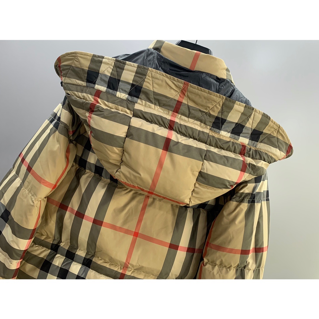 BURBERRY格纹羽绒服天内可换码