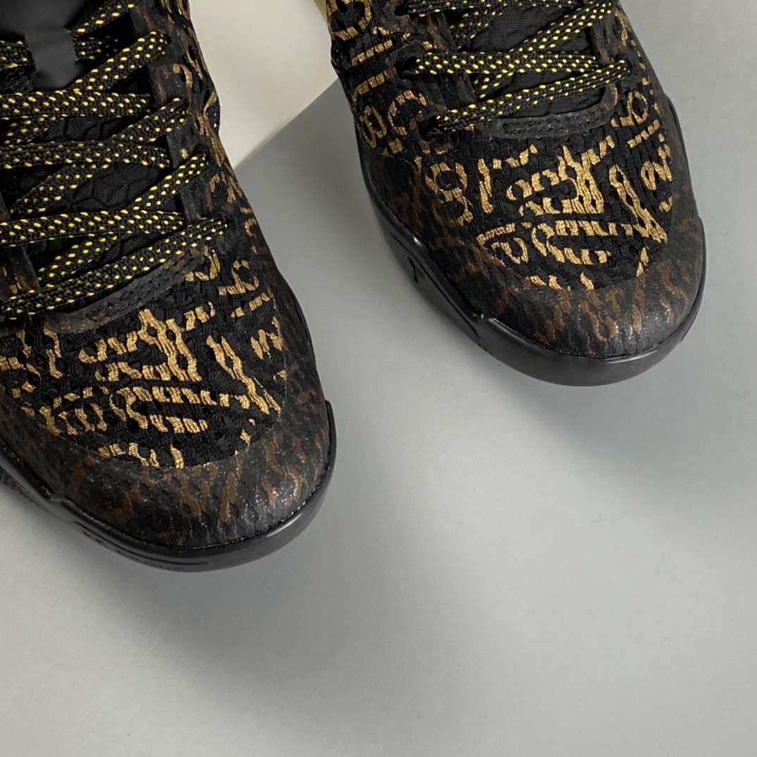 P240 NIKE Kobe 11 EM 科比11代篮球鞋运动鞋 曼巴纪念日 865773-991