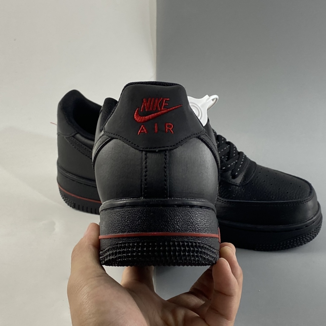 P200 NIKE Air Force 1’07 Low 空军一号低帮休闲板鞋 DO6389-001