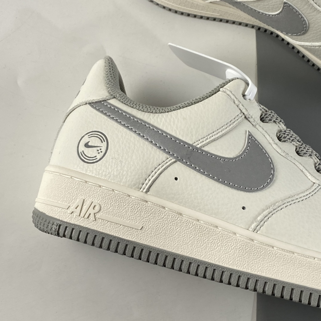 P240   Kith×Nike Air Force 1 Low “NYC”米灰满天星 空军一号低帮休闲板鞋 CH1808-006