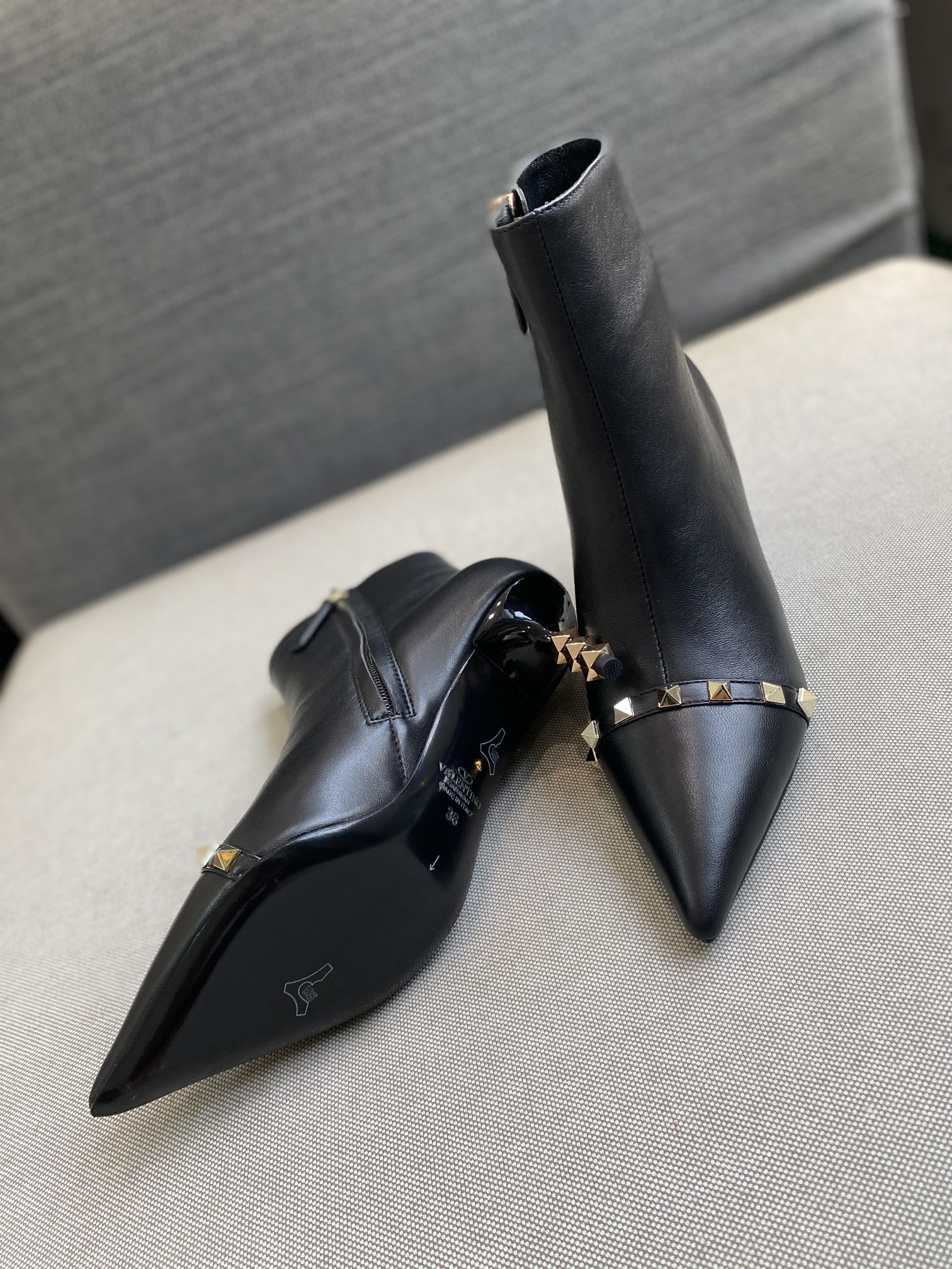 Valentino Classic Luxury Leather Shoe Loafer Ref 6