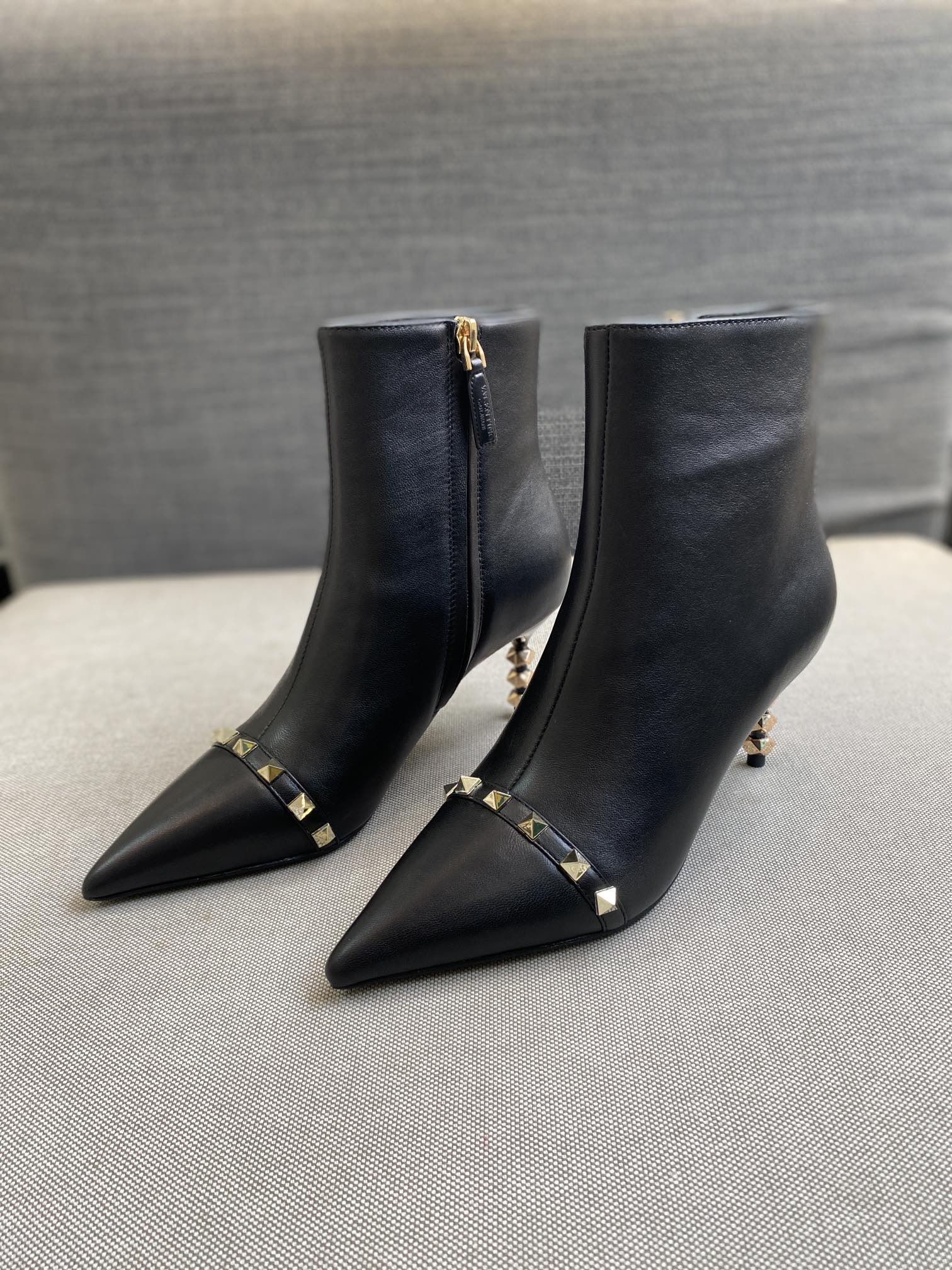 Valentino Classic Luxury Leather Shoe Loafer Ref 2
