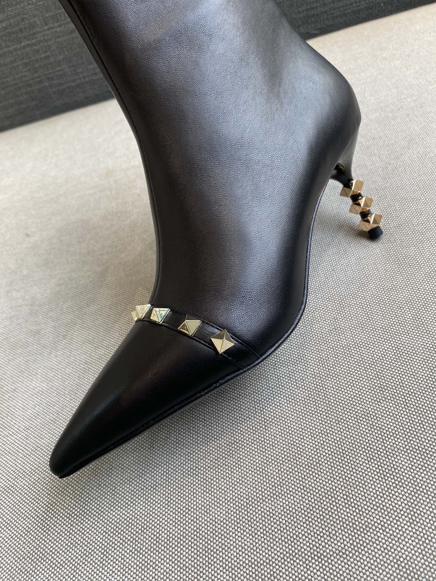 Valentino Classic Luxury Leather Shoe Loafer Ref 5