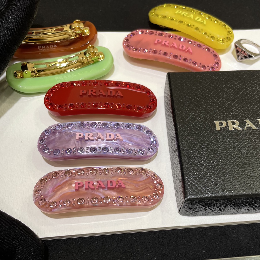 NO:631725,88160. Arrival today. Elegant upper body yet sweet as a girl. Seven colors. Ready stock. Rhinestone resin hairpin. Sweet salt. Packaging with pictures, hairpins, Cardia high-end jewelry.1986090988160.今日到货  上身气质优雅又不失少女的甜美 七个颜色 现货 治愈 水钻树脂发夹 甜盐 带图片包装,,hairpins,卡迪亚高端饰品,Jewelry