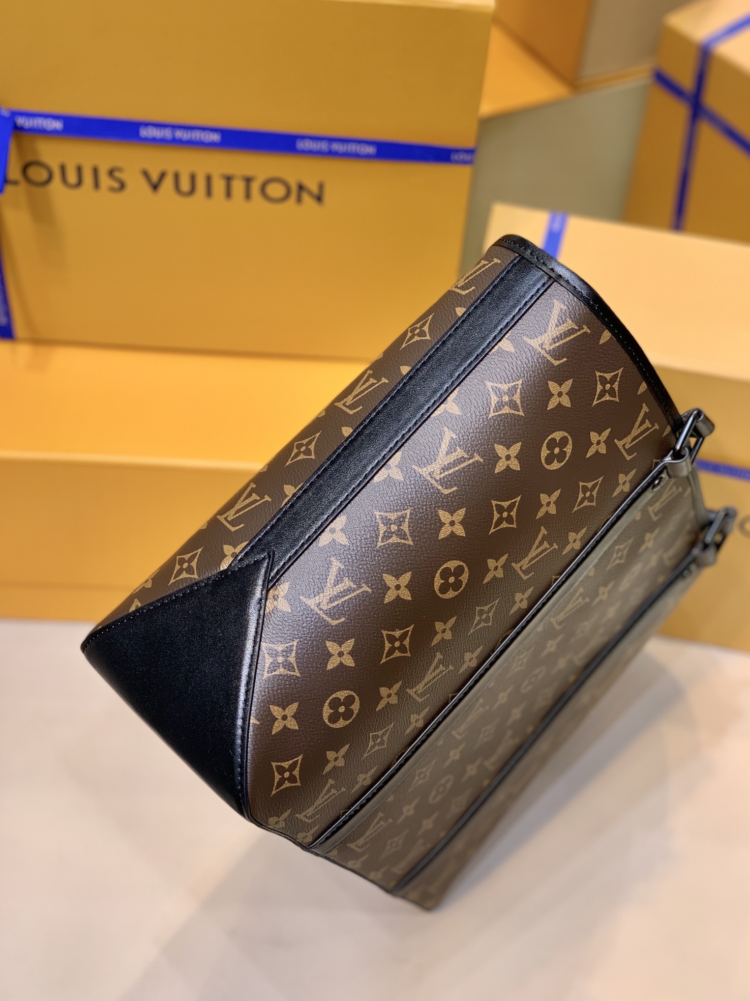 Louis Vuitton LV Weekend Tote PM M45734