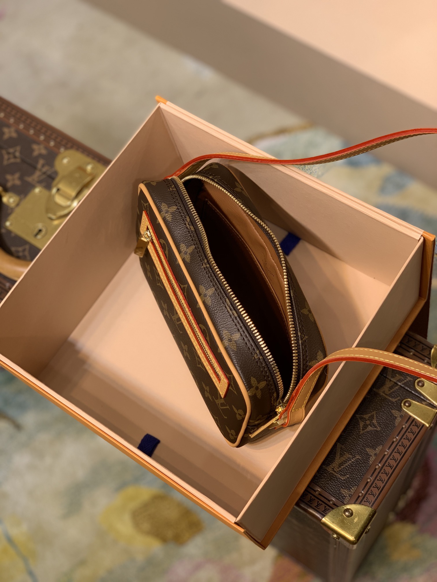 Louis Vuitton LV 中古小肩包 M51183