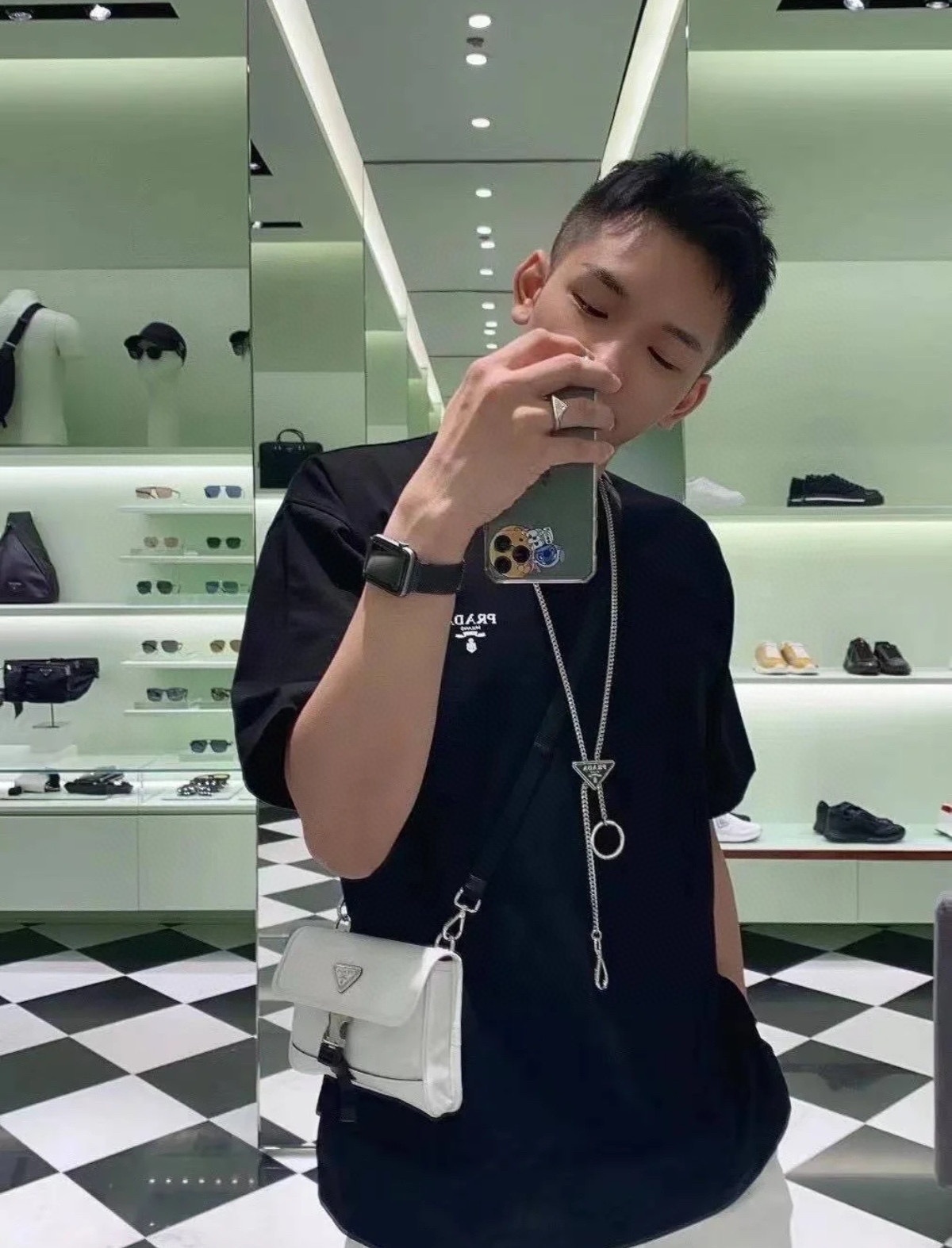 三角标项链出P家新款饰品时髦得犯规了