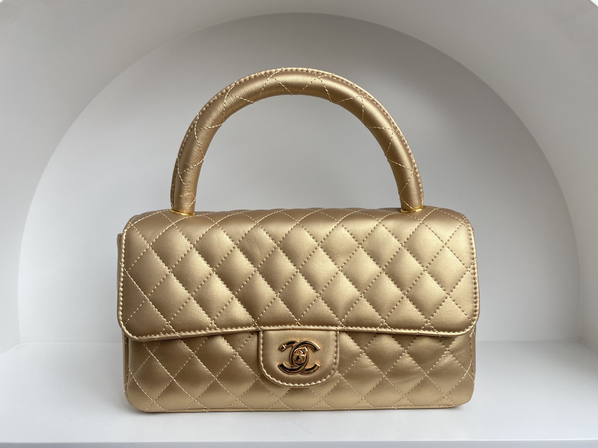 Large Limited Edition Chanel Vintage Second-hand Mother Bag Italian Double-sided Lambskin