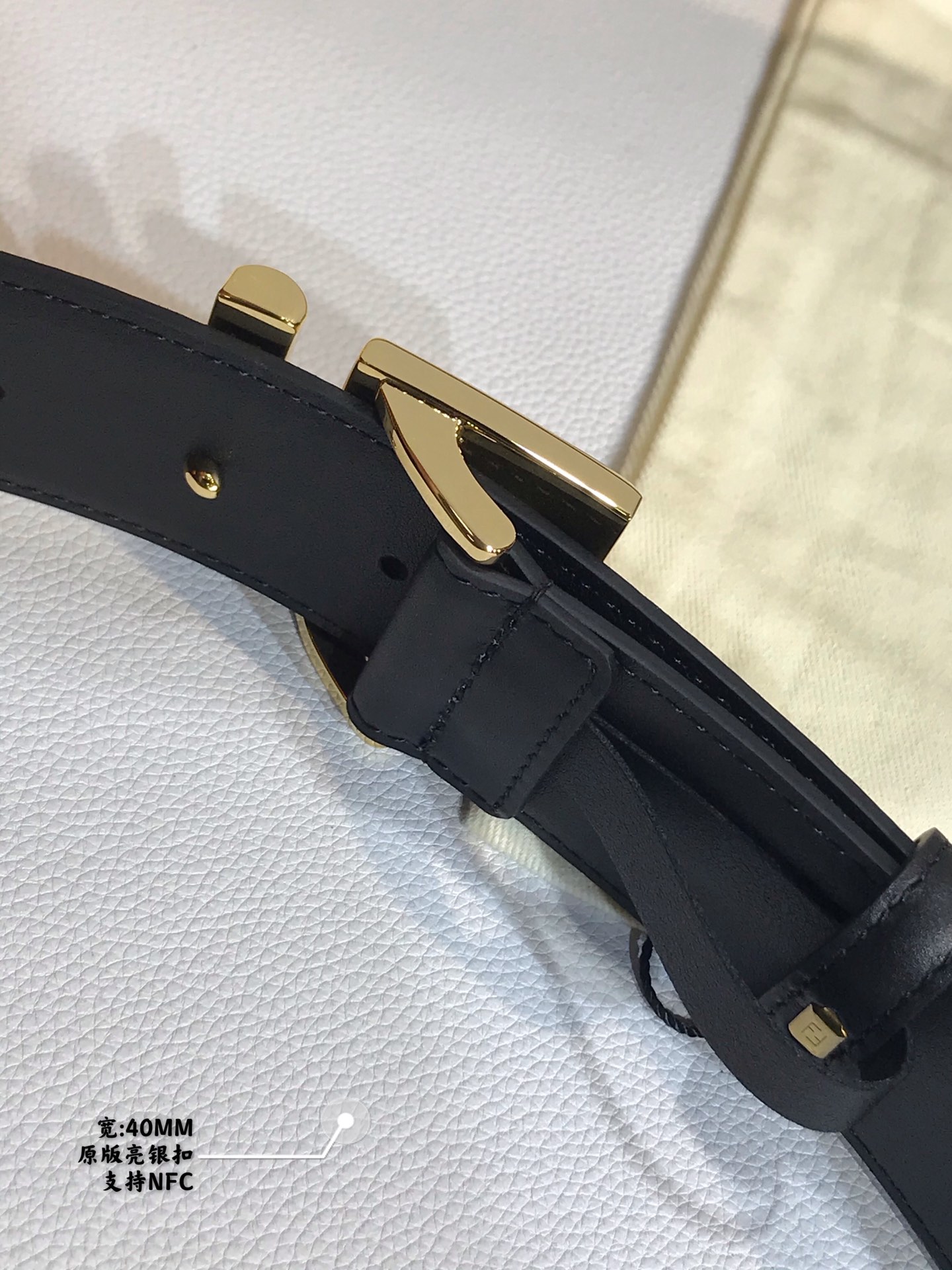 Fendi 五金做工精细 线条流畅 表面光滑 𝐙𝐏电镀工艺 香港通关【𝐇𝐀𝐀𝐒】 进口皮料