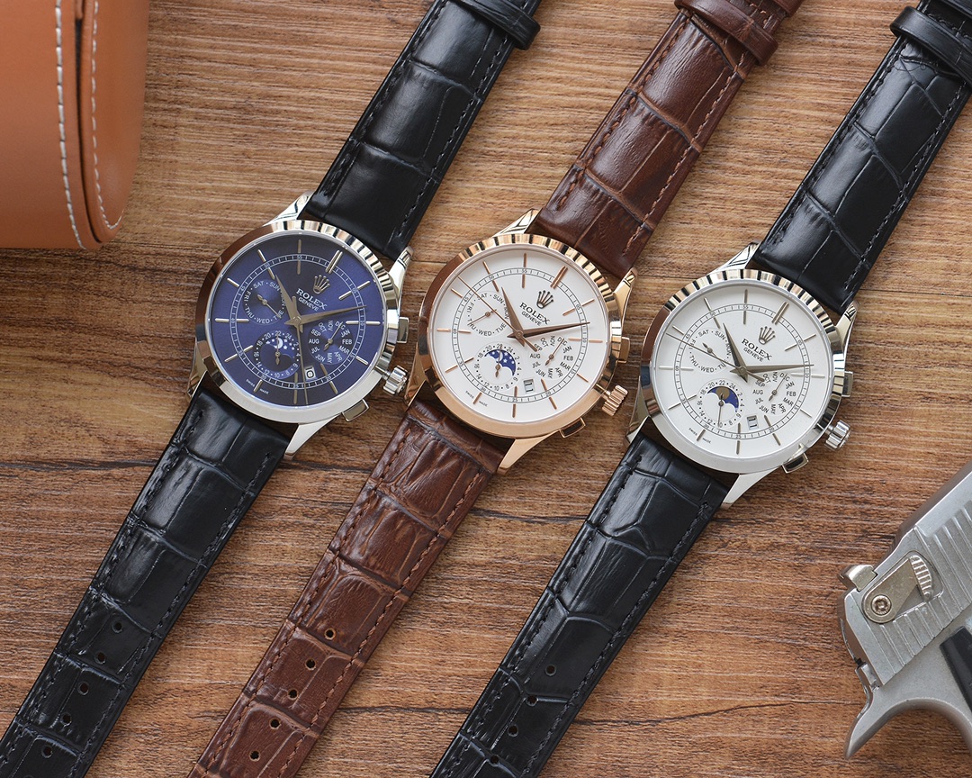 劳力士 Rolex  特推出 劳力士 Rolex 切利尼系列 复杂功能系列上市 顶级品质 ROLEX   多功能腕表 正式上市1搭载原装进口9100月相功能机芯机械表走时精准零返修2表盘上采用罗马施华洛水钻作为刻度更显示出这款腕表的华贵气质3皮带采用进口方形牛皮表带，表镜采用蓝宝石镜面，透视底盖4直径男款41毫米，厚度10毫米5腕表功能汇集星期/月份/日期/月亮/太阳等功能于一身，为高端腕表的代表之作 尊贵彰显之美誉细节之处透露高贵，品位十分