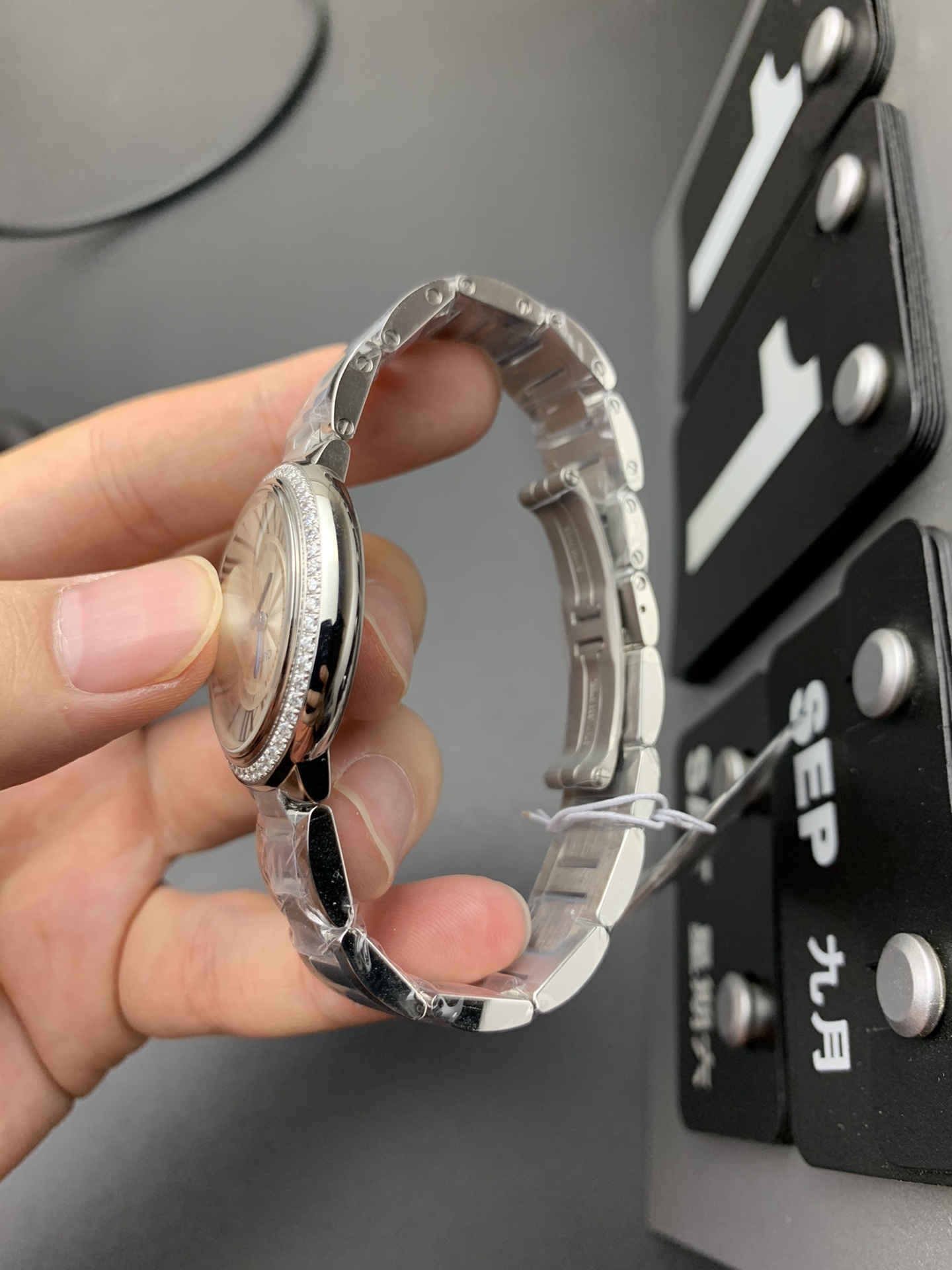 Cartier V6 33石英气球