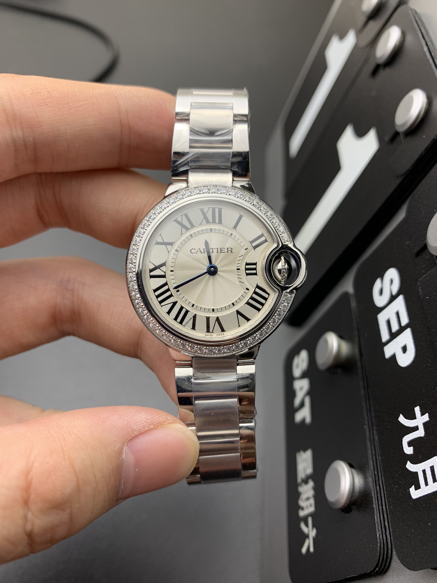 Cartier V6 33石英气球