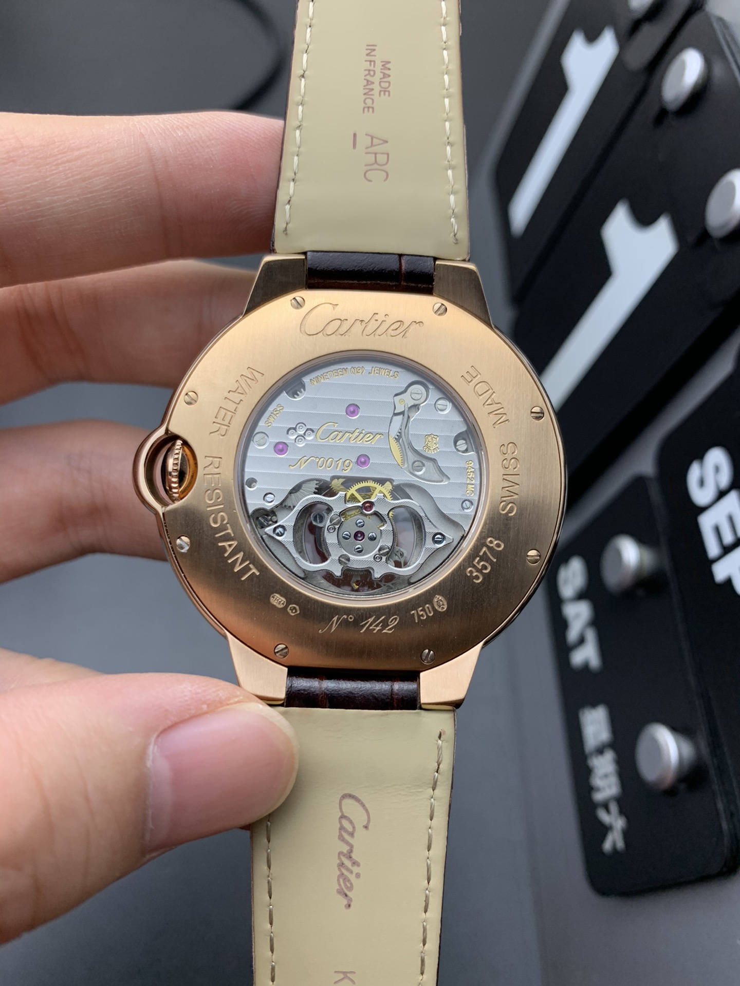Burberry BBR 卡地亚陀飞轮