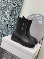 First Top
 Dior Short Boots Calfskin Cowhide Fall/Winter Collection