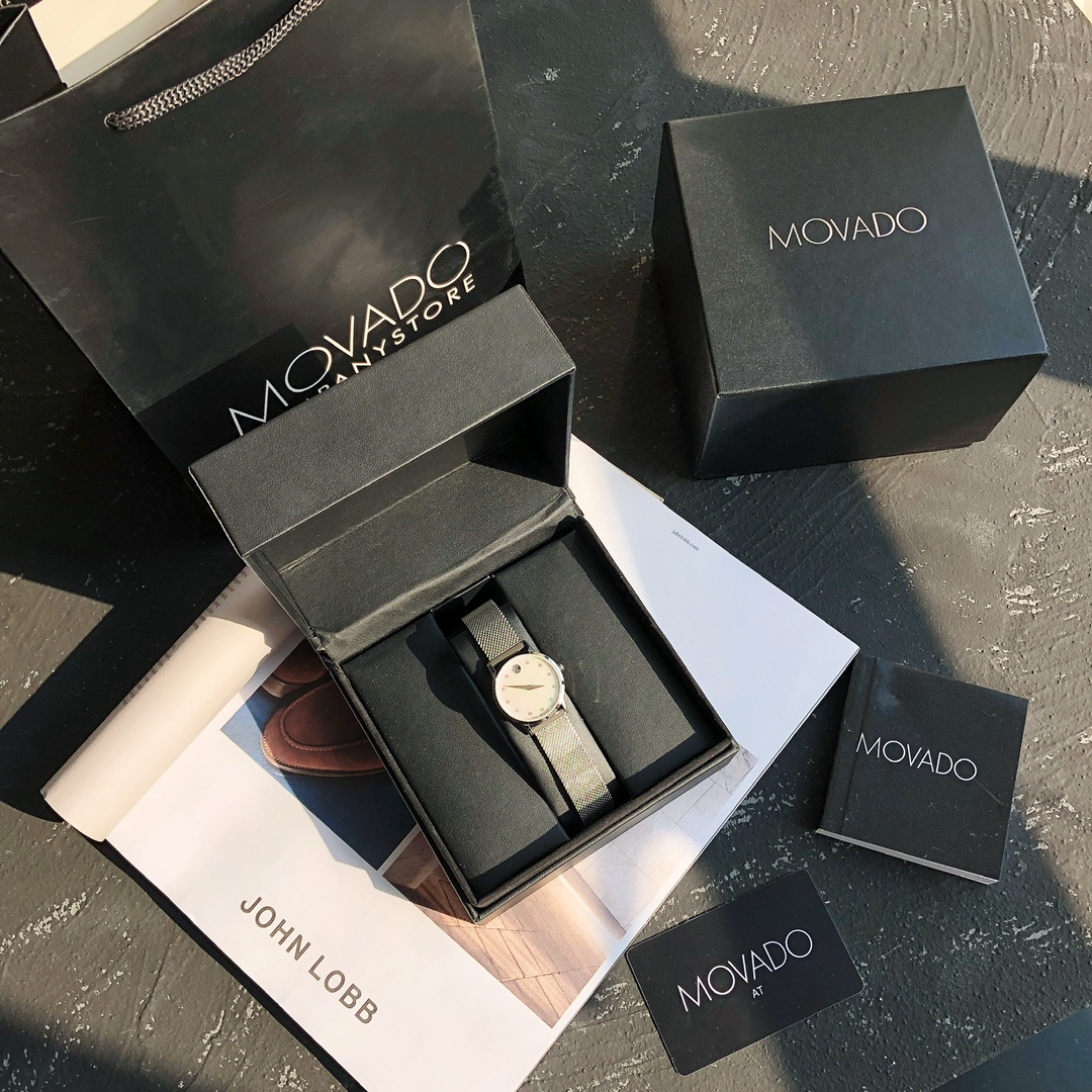 Часы Movado