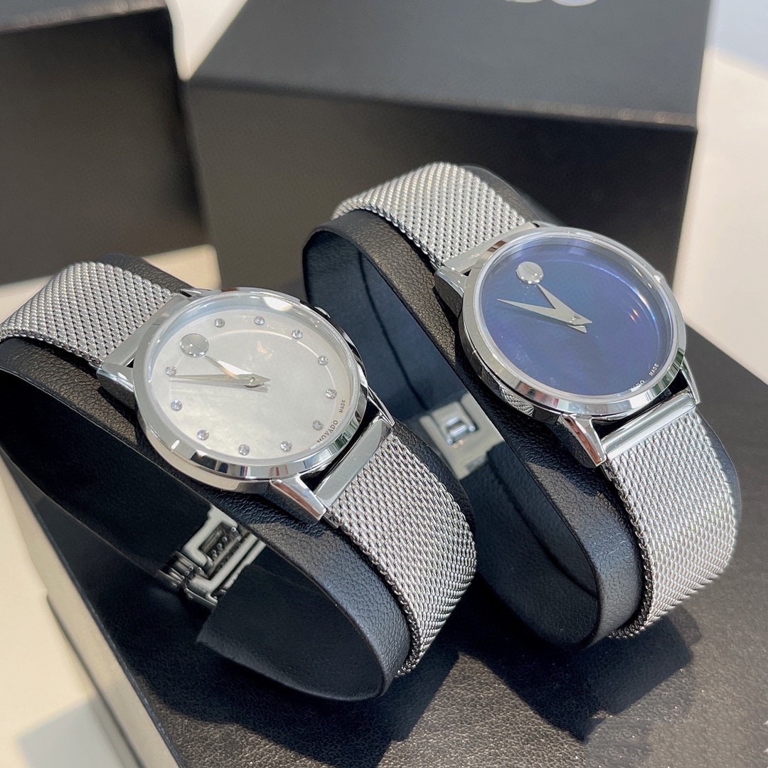 Часы Movado