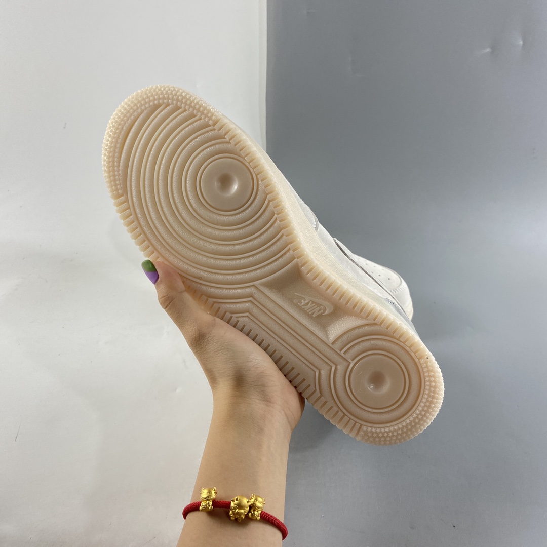 P260  NIKE Air Force 1 ’07 Mid 卫冕冠军 空军一号中帮运动休闲板鞋 807618-300