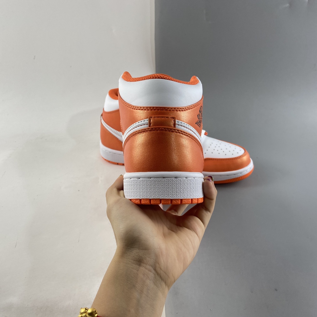 P240  Air Jordan 1 Mid AJ1 乔1 中帮百搭休闲运动板鞋 DM3531-800