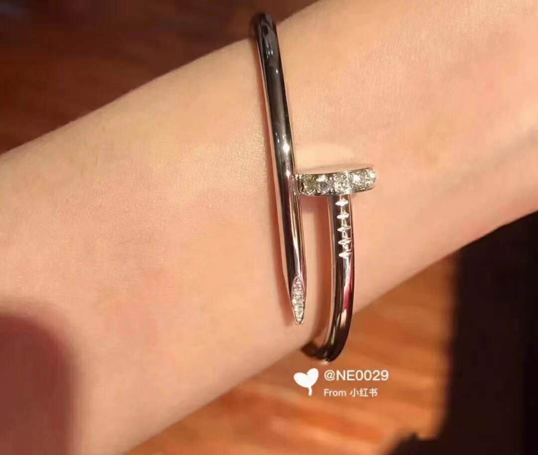 Cartier Cartier 玫瑰金 头尾钻钉子实心手镯