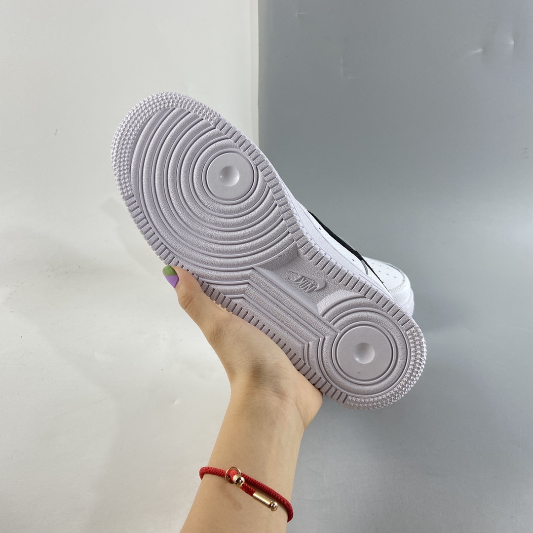 P200  NIKE Air Force 1’07 Low 空军一号低帮休闲板鞋 DO6394-100