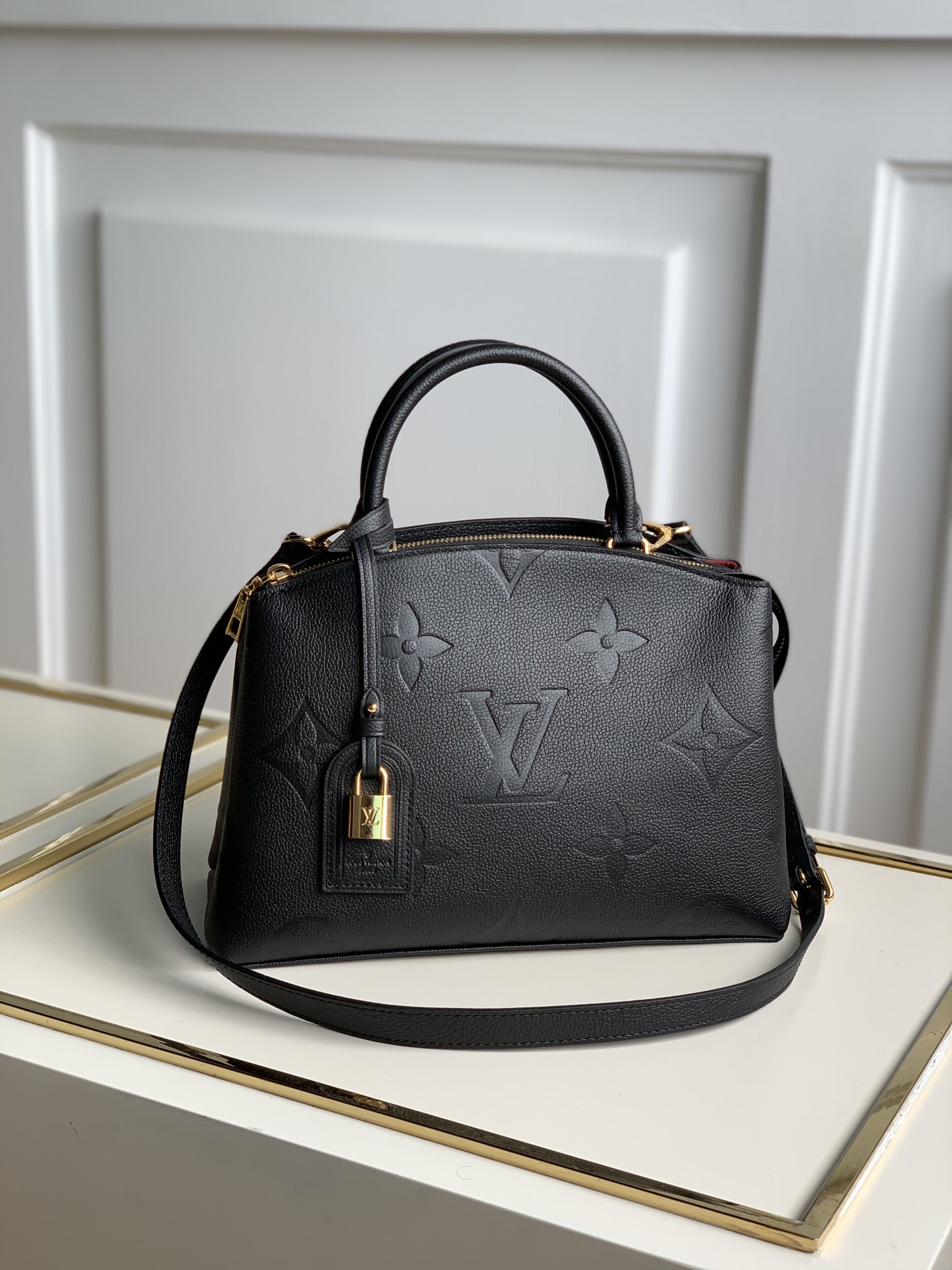 루이비통 M58916 블랙 핸드백 크로스백 숄더백 모노그램 Louis Vuitton Bag