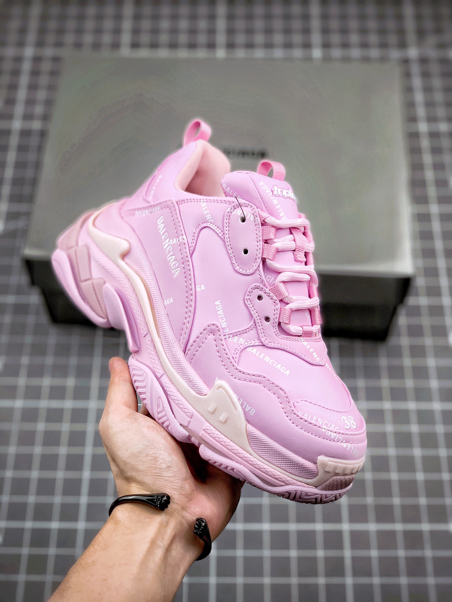 ✈️Balenciaga Triple S rosa de marca compartida Balenciaga pura versión original hecha en Italia💯 Fuente correcta borda…