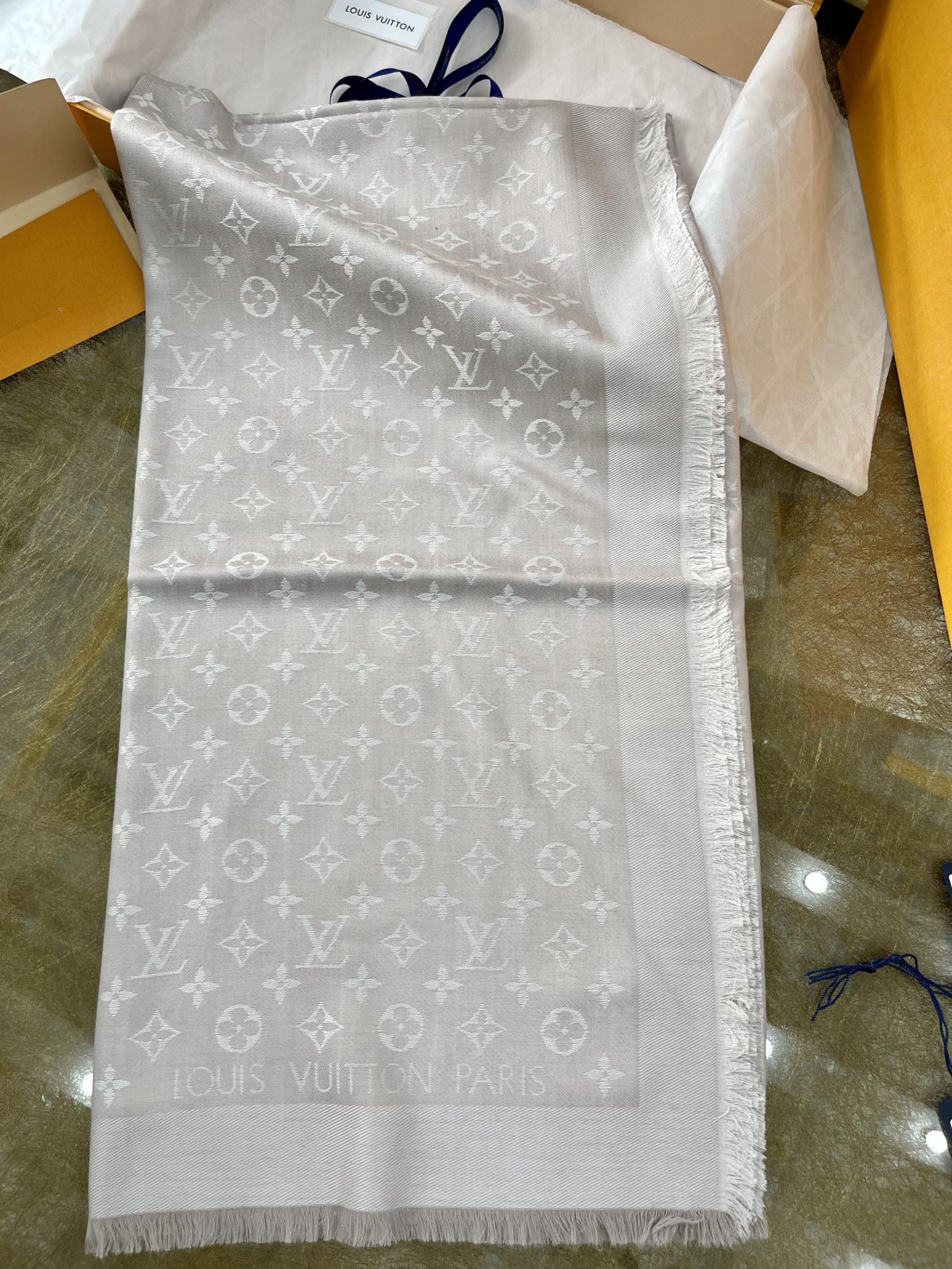 LV路易威登Monogram图案真丝羊毛混纺围巾M71336