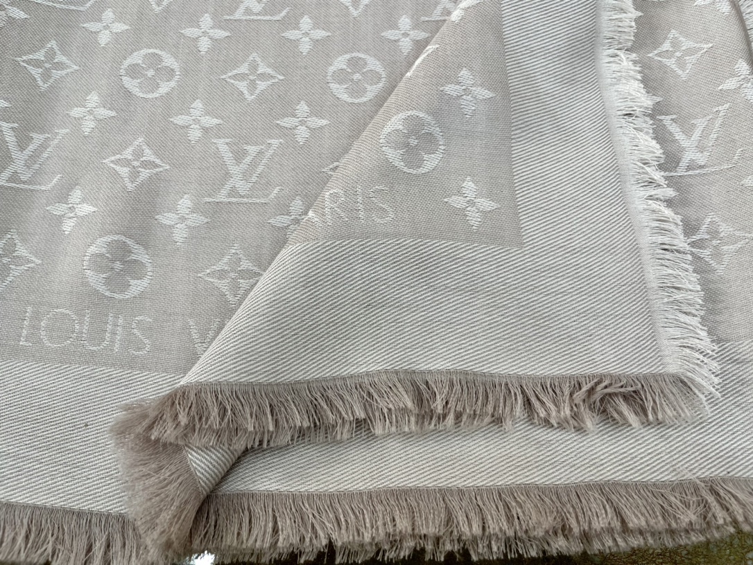 LV路易威登Monogram图案真丝羊毛混纺围巾M71336