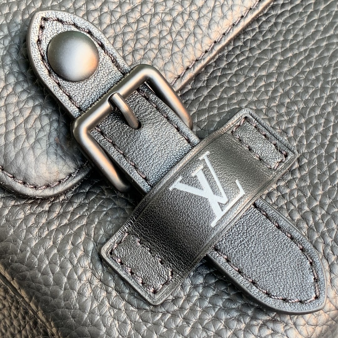 Louis Vuitton LV Christopher Slim 双肩包 M58644