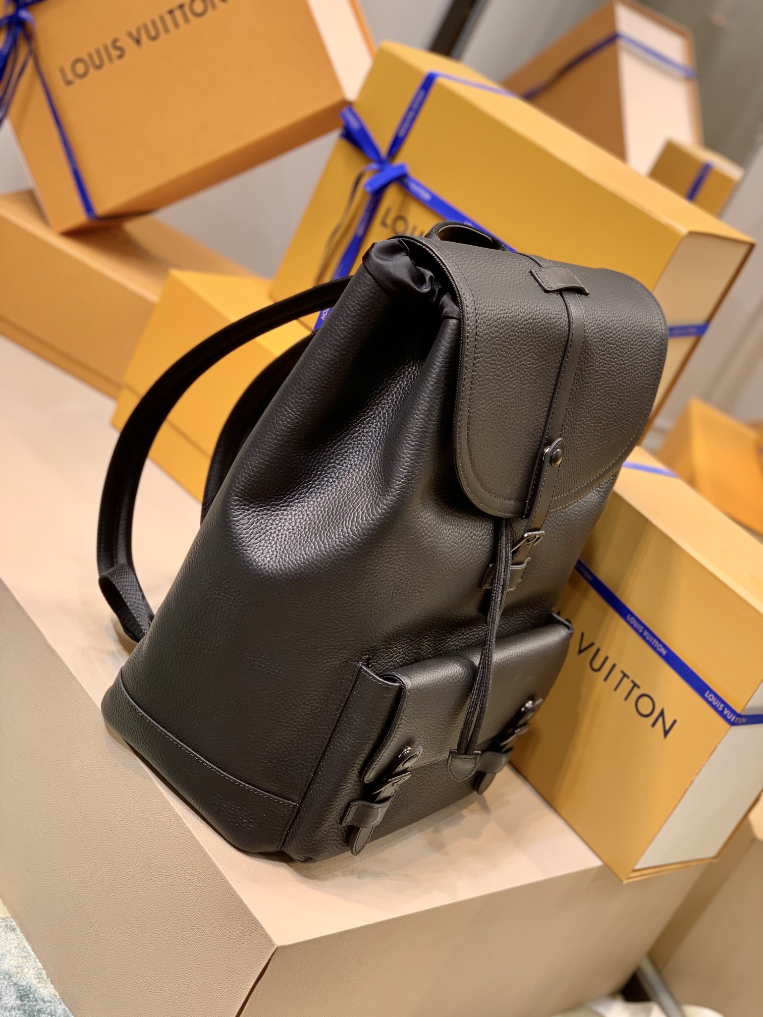 Louis Vuitton LV Christopher Slim 双肩包 M58644