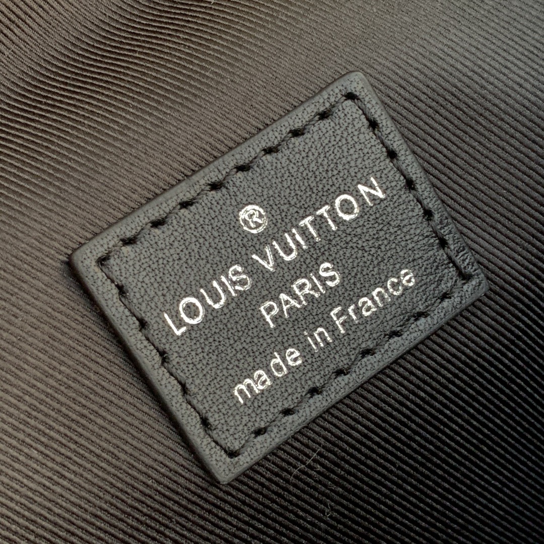 Louis Vuitton LV Christopher Slim 双肩包 M58644