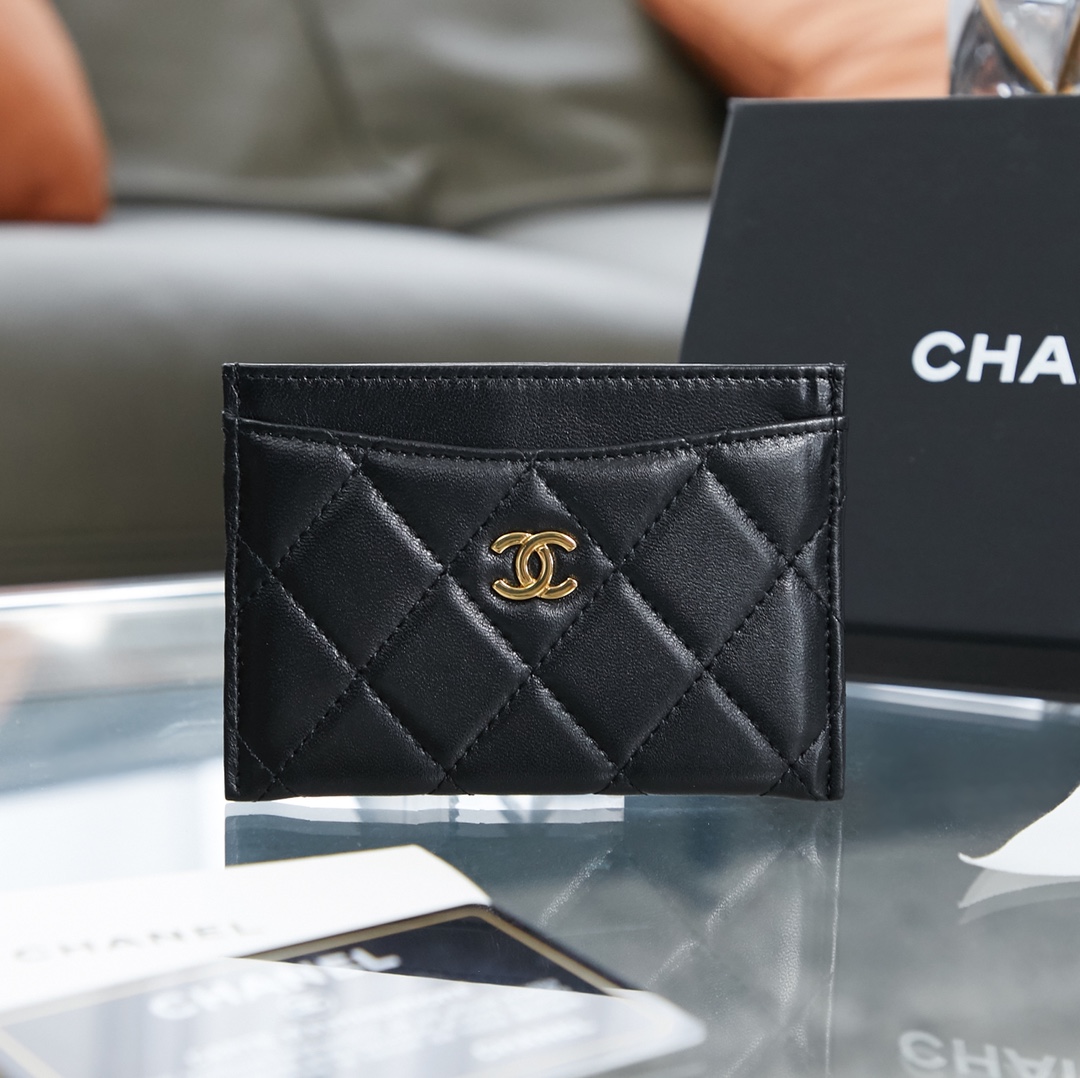 NO:184509,Double Eleven Special Offer, Grandma Xiang’s classic card bag, the smallest and most exquisite small card bag, recommended small items on daily trip, can be equipped with about 10 cards, and the capacity can be said to be very nice. Recommended index A31510~ Reference size 7.5/11/0.5cm, special price instantly19860909双十一特惠 香奶奶经典卡包,最最最小巧精致的一款小卡包,日常出门力荐小单品,大概能装10张卡片,容量可以说很nice. 推荐指数 A31510～ 参考尺寸7.5/11/0.5cm,特价秒杀,Bag