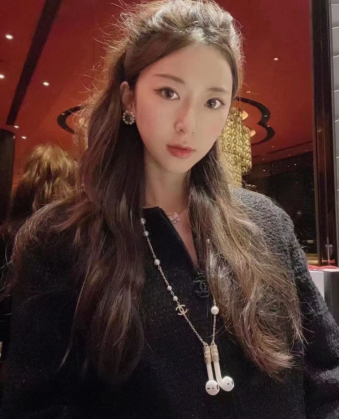 新款香奈儿珍珠耳机链Chanel毛衣