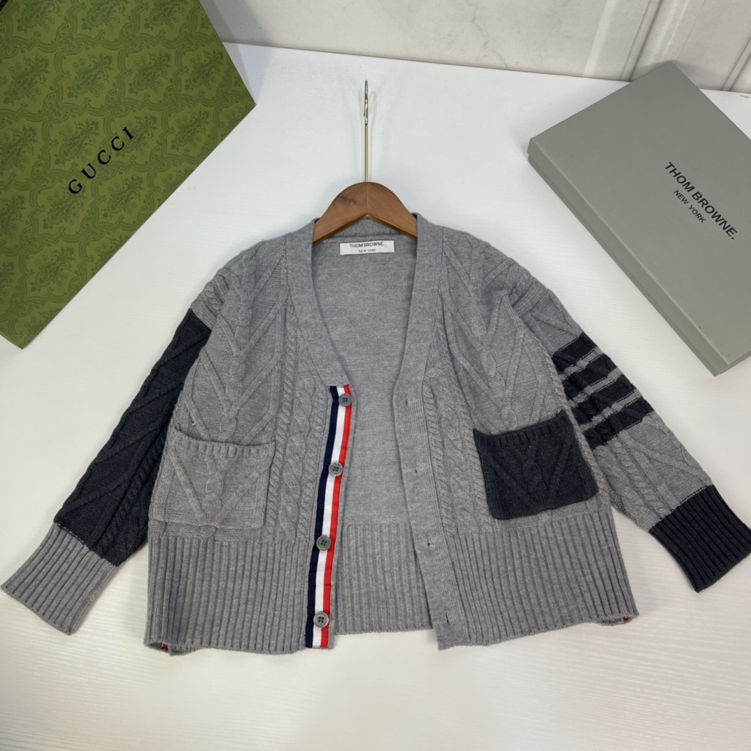 “THO* BROWNE SAMM RUNNEY 2021: Hottest Designer Brand with Cozy Fabric and Classic Style” - 图片 2