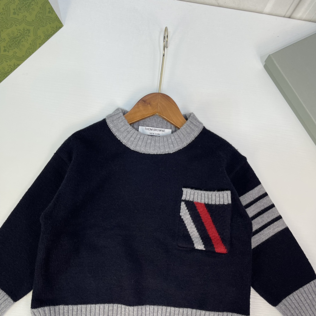 Cozy Autumn Sweater: Classic TB Style, Perfect Fit, Various Sizes Available. - 图片 3